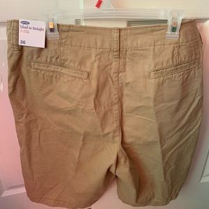 Men’s khaki shorts